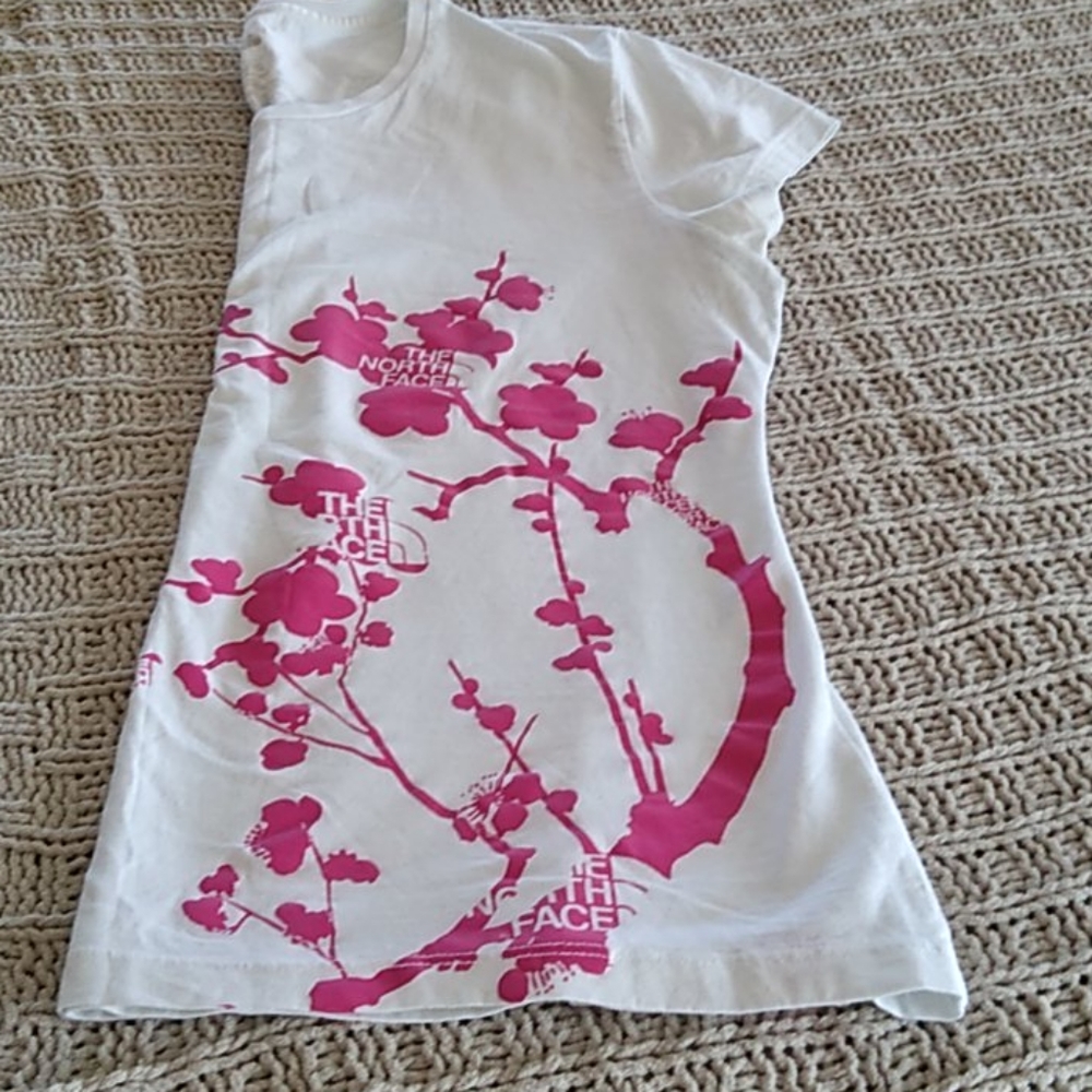 Women's North face t-shirt
